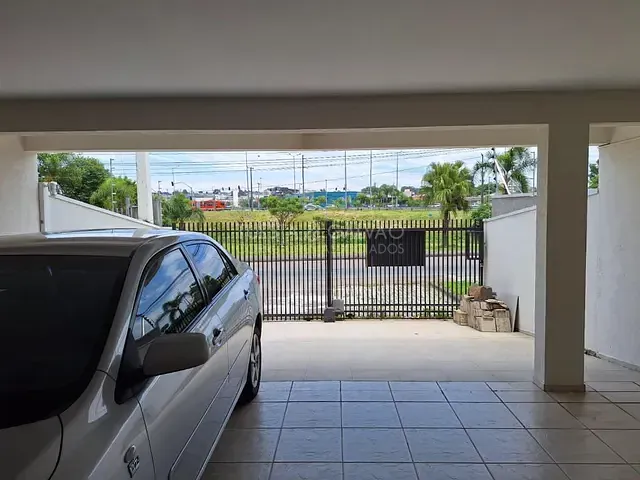 Sobrado com 226m² 3 quartos e 4 banheiros, à venda, no bairro Guabirotuba em Curitiba
