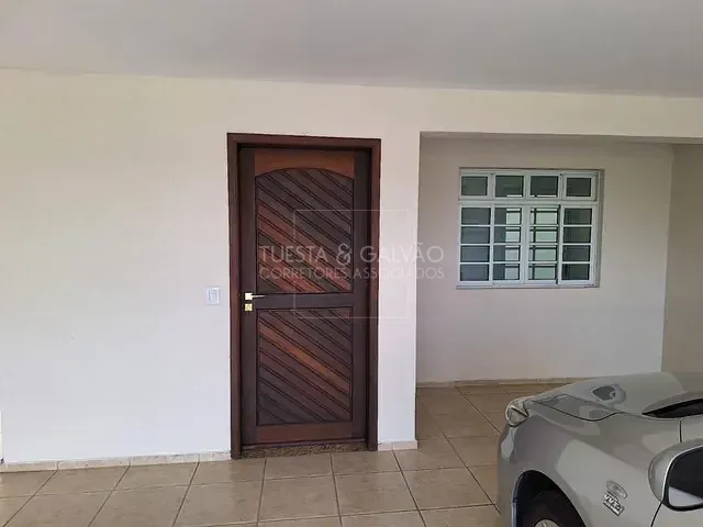 Sobrado com 226m² 3 quartos e 4 banheiros, à venda, no bairro Guabirotuba em Curitiba