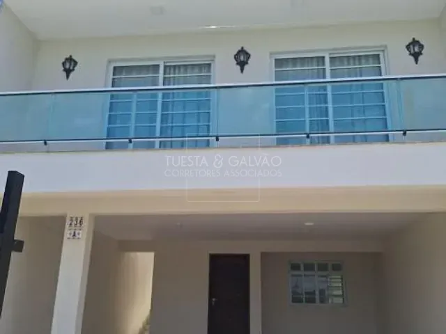 Sobrado com 226m² 3 quartos e 4 banheiros, à venda, no bairro Guabirotuba em Curitiba