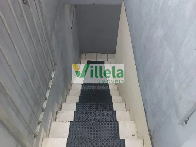 Sobrado 3 quartos e 1 banheiro, para alugar, no bairro Cidade Kemel em Poá