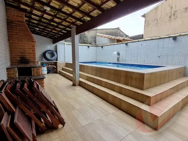 Sobrado com 154m² 3 quartos e 5 banheiros, à venda, no bairro Melvi em Praia Grande