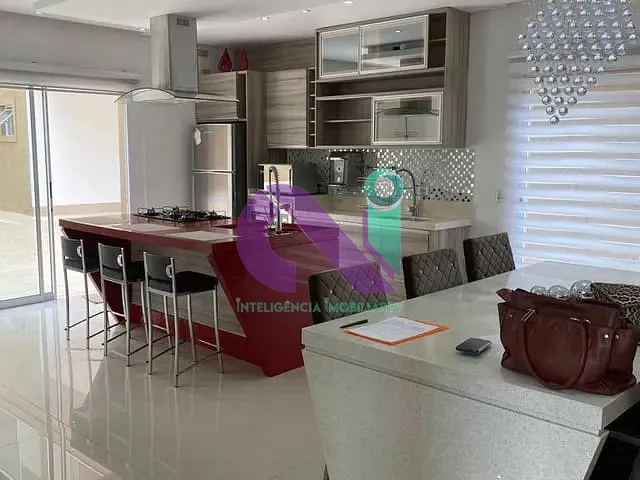 Sobrado com 476m² 4 quartos e 5 banheiros, à venda, no bairro City Bussocaba em Osasco