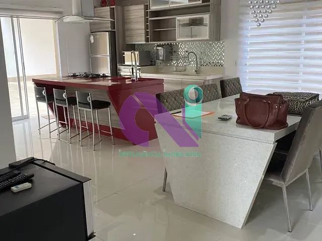 Sobrado com 476m² 4 quartos e 5 banheiros, à venda, no bairro City Bussocaba em Osasco
