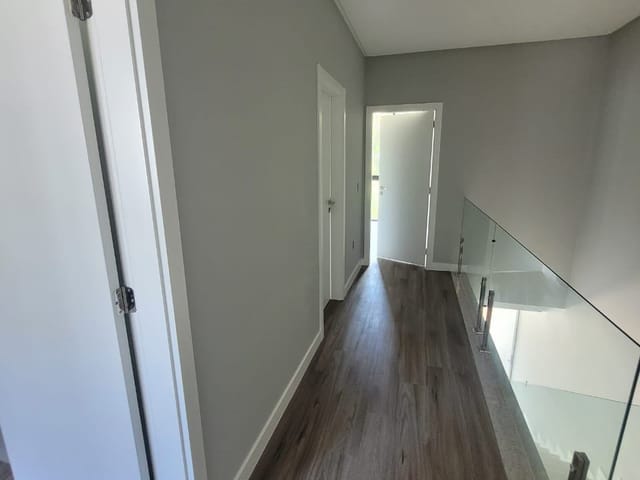 Sobrado com 199m² 4 quartos e 5 banheiros, à venda, no bairro Ariribá em Balneário Camboriú