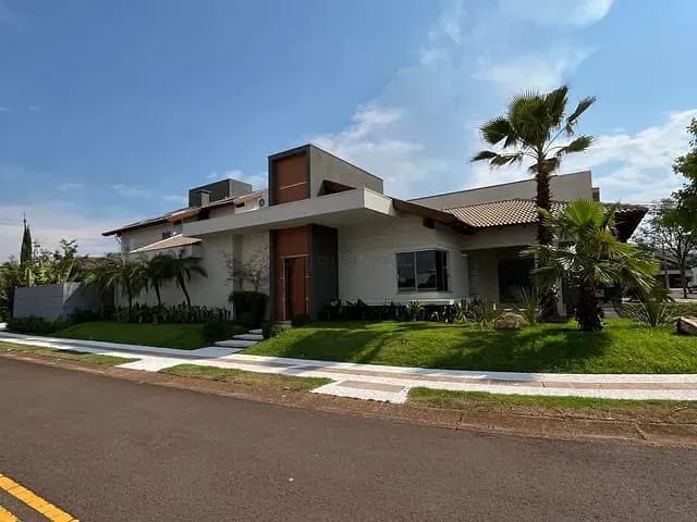 Sobrado com 562m² 4 quartos e 7 banheiros, à venda, no bairro Residencial Damha II em Campo Grande