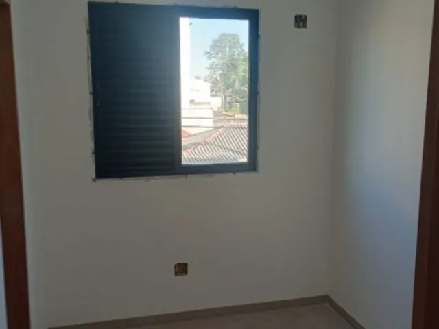 Sobrado 2 quartos e 2 banheiros, à venda, no bairro Parque das Nações em Santo André
