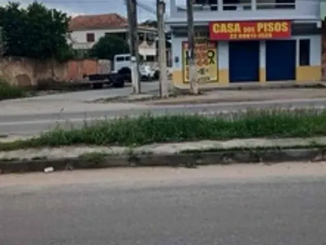 Sobrado com 500m² 4 quartos e 2 banheiros, à venda, no bairro Goytacazes em Campos dos Goytacazes
