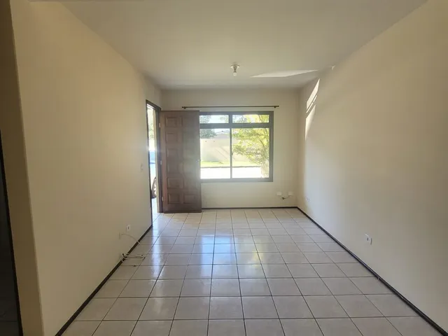 Sobrado 3 quartos e 3 banheiros, para alugar, no bairro São Pedro em São José dos Pinhais