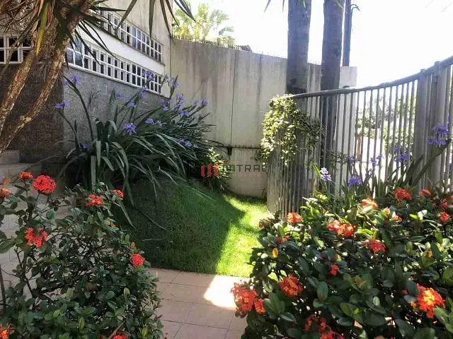 Sobrado com 378m² 4 quartos e 3 banheiros, à venda, no bairro Bela Suiça em Londrina