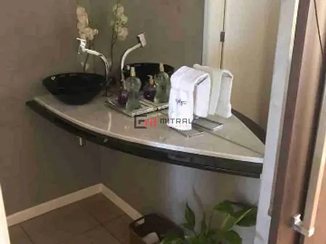 Sobrado com 378m² 4 quartos e 3 banheiros, à venda, no bairro Bela Suiça em Londrina