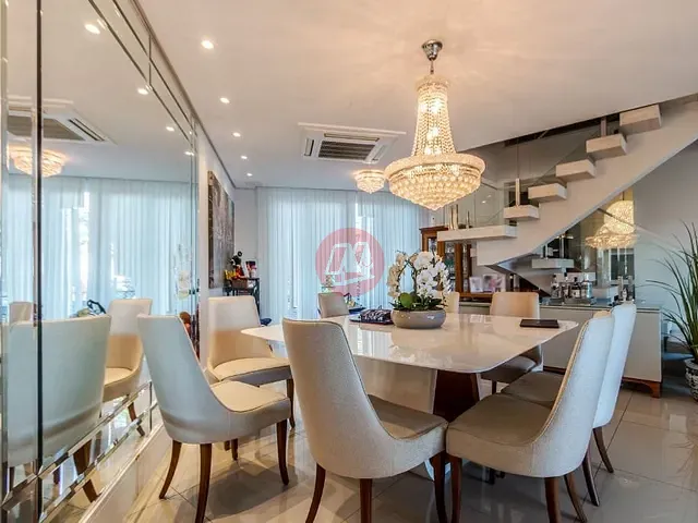 Sobrado com 460m² 3 quartos e 4 banheiros, à venda, no bairro Chácara das Pedras em Porto Alegre