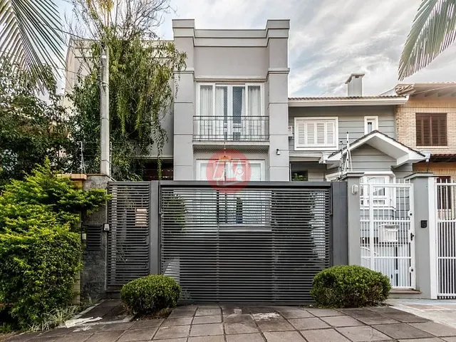 Sobrado com 460m² 3 quartos e 4 banheiros, à venda, no bairro Chácara das Pedras em Porto Alegre