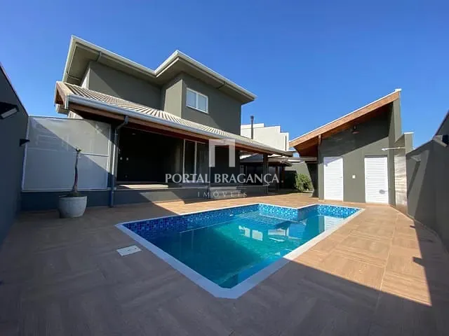 Sobrado com 511m² 3 quartos e 5 banheiros, à venda, no bairro Condomínio Residencial e Comercial Fazenda Santa Petronilla em Bragança Paulista