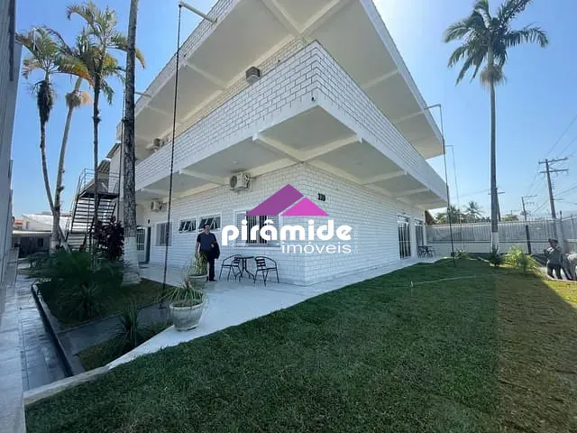 Sobrado com 1380m² 13 quartos e 13 banheiros, à venda, no bairro Travessão em Caraguatatuba