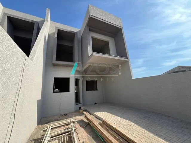 Sobrado 3 quartos e 2 banheiros, à venda, no bairro Guaraituba em Colombo