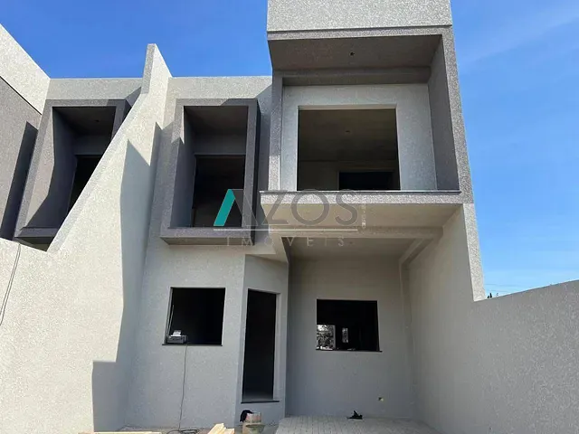 Sobrado 3 quartos e 2 banheiros, à venda, no bairro Guaraituba em Colombo