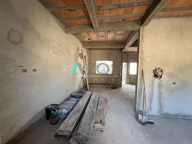Sobrado 3 quartos e 2 banheiros, à venda, no bairro Guaraituba em Colombo