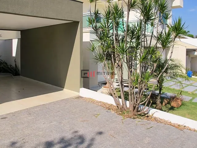 Sobrado com 300m² 3 quartos e 3 banheiros, à venda, no bairro Condomínio Vale do Arvoredo em Londrina