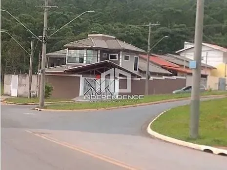 Sobrado, 3 quartos, 200 m² - Foto 1