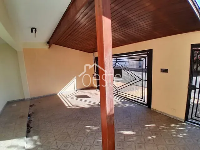 Sobrado com 200m² 3 quartos e 1 banheiro, para alugar, no bairro Vila Linópolis I em Santa Bárbara D'Oeste