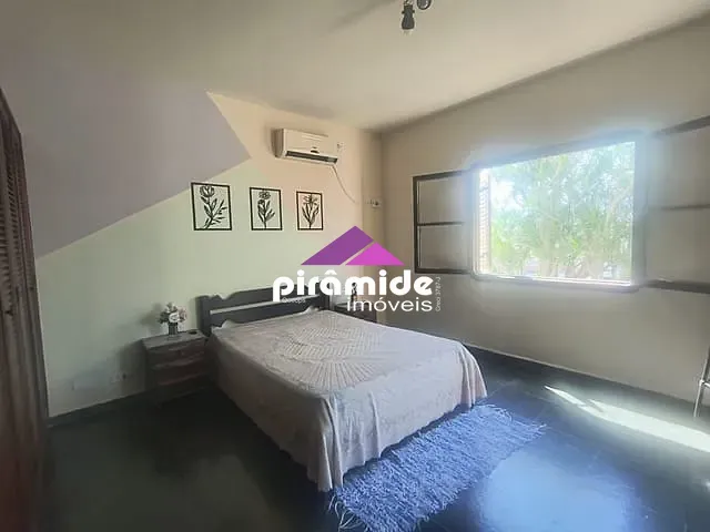 Sobrado com 500m² 5 quartos e 3 banheiros, à venda, no bairro Pontal de Santa Marina em Caraguatatuba