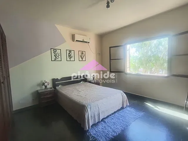 Sobrado com 500m² 5 quartos e 3 banheiros, à venda, no bairro Pontal de Santa Marina em Caraguatatuba