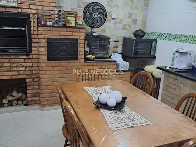 Sobrado com 125m² 3 quartos e 2 banheiros, à venda, no bairro Vila Netinho em Sorocaba