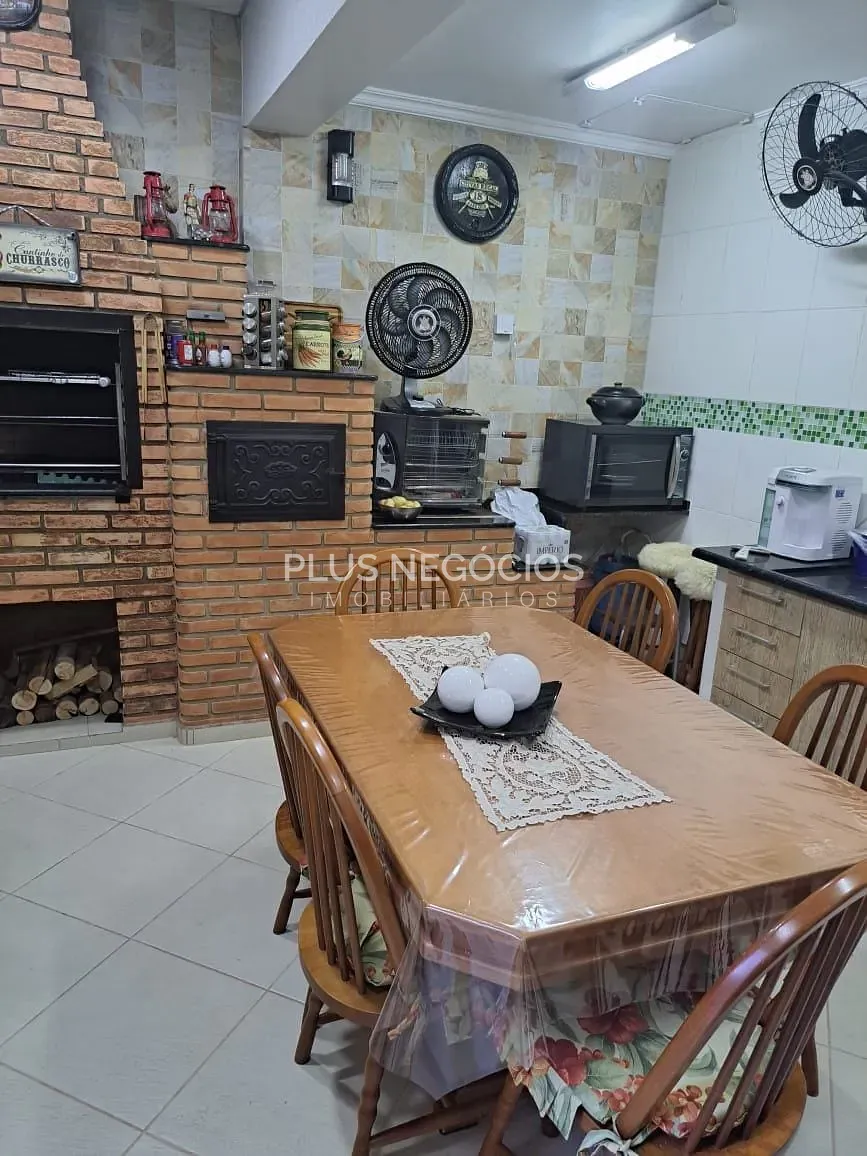 Sobrado, 3 quartos, 178 m² - Foto 1