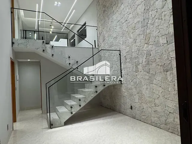 Casa com 300m² 3 quartos e 3 banheiros, à venda, no bairro Jardins Barcelona em Senador Canedo