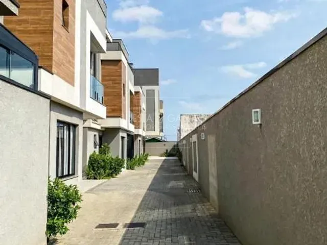Sobrado com 128m² 3 quartos e 2 banheiros, à venda, no bairro Portão em Curitiba