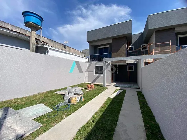 Sobrado com 180m² 3 quartos e 2 banheiros, à venda, no bairro Campo Pequeno em Colombo