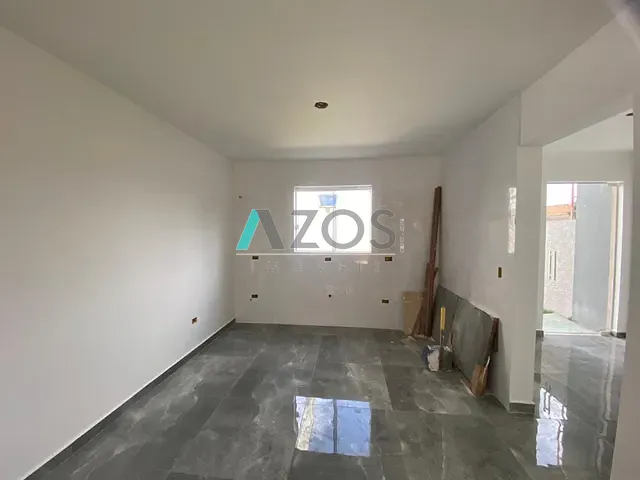 Sobrado com 180m² 3 quartos e 2 banheiros, à venda, no bairro Campo Pequeno em Colombo