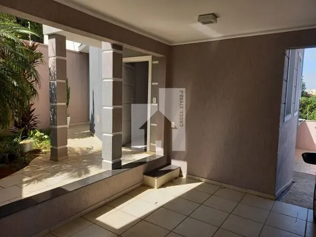 Sobrado com 280m² 4 quartos e 2 banheiros, à venda, no bairro Jardim Pitangueiras I em Jundiaí