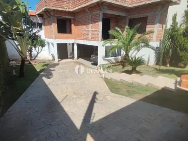Sobrado com 325m² 3 quartos e 1 banheiro, à venda, no bairro Jatobá em Artur Nogueira