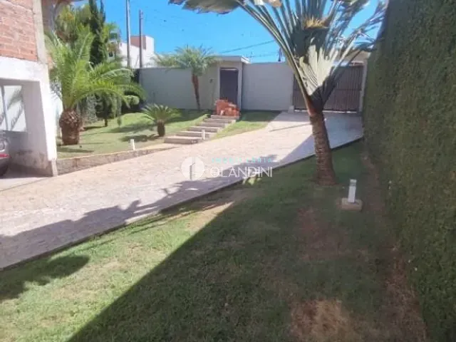 Sobrado com 325m² 3 quartos e 1 banheiro, à venda, no bairro Jatobá em Artur Nogueira