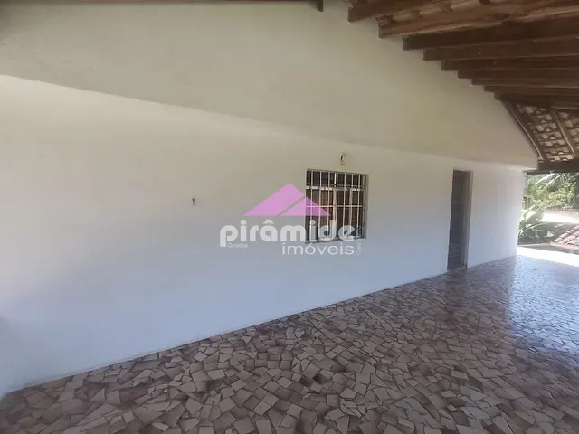 Sobrado com 250m² 3 quartos e 2 banheiros, à venda, no bairro Massaguaçu em Caraguatatuba