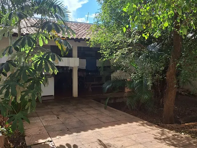 Sobrado com 360m² 3 quartos e 4 banheiros, à venda, no bairro Monte Castelo em Campo Grande