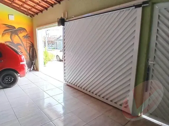 Sobrado 2 quartos e 2 banheiros, à venda, no bairro Samambaia em Praia Grande