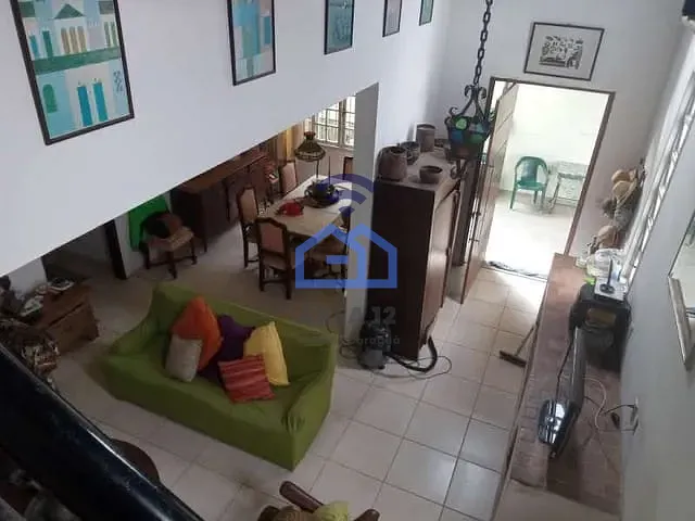 Casa com 300m² 3 quartos e 2 banheiros, à venda, no bairro Golfinho em Caraguatatuba