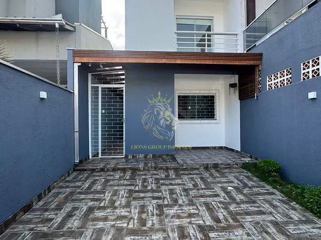 Sobrado 2 quartos e 2 banheiros, à venda, no bairro Rio Pequeno em Camboriú
