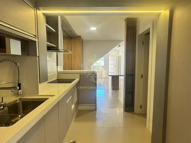 Sobrado 2 quartos e 2 banheiros, à venda, no bairro Rio Pequeno em Camboriú