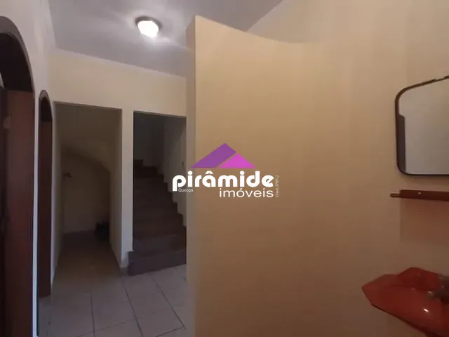 Sobrado com 300m² 6 quartos e 6 banheiros, à venda, no bairro Jardim Estrela D'Alva em Caraguatatuba