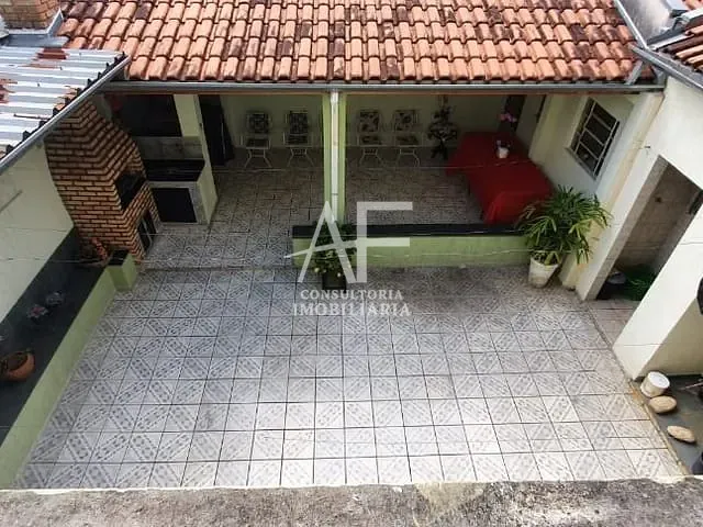 Sobrado com 250m² 3 quartos e 2 banheiros, à venda, no bairro Estiva em Taubaté