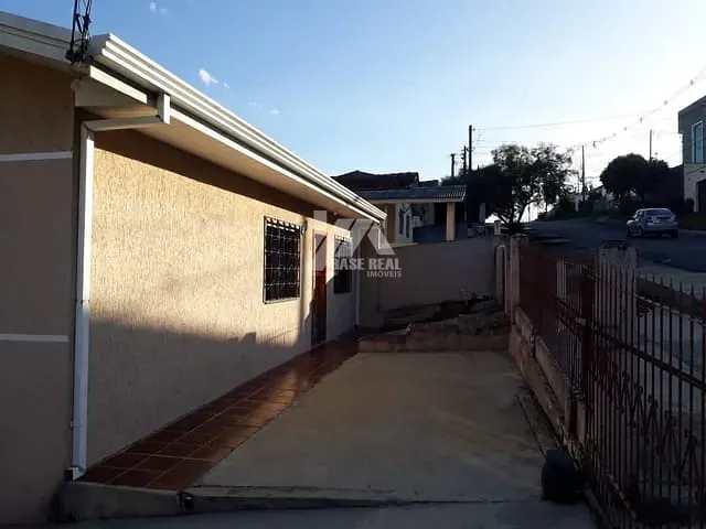 Sobrado com 178m² 5 quartos e 3 banheiros, à venda, no bairro Ronda em Ponta Grossa