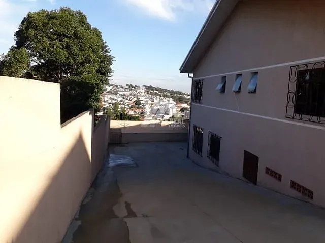 Sobrado com 178m² 5 quartos e 3 banheiros, à venda, no bairro Ronda em Ponta Grossa