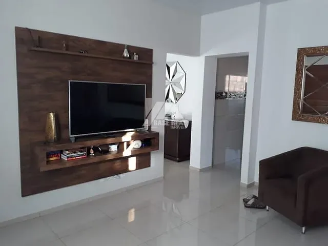 Sobrado com 178m² 5 quartos e 3 banheiros, à venda, no bairro Ronda em Ponta Grossa