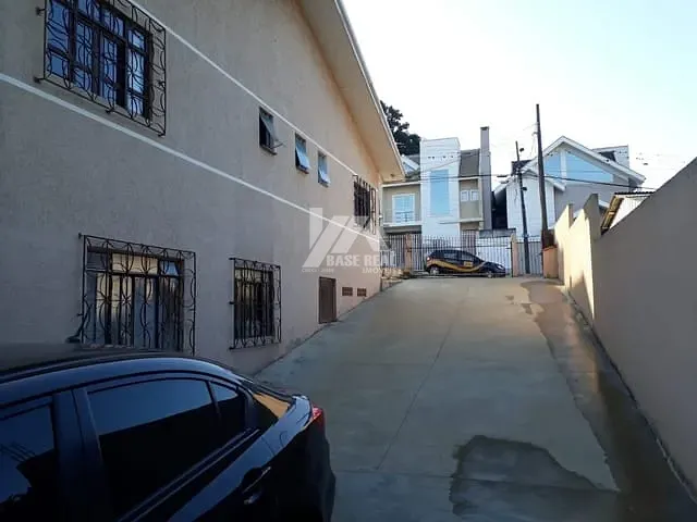 Sobrado com 178m² 5 quartos e 3 banheiros, à venda, no bairro Ronda em Ponta Grossa