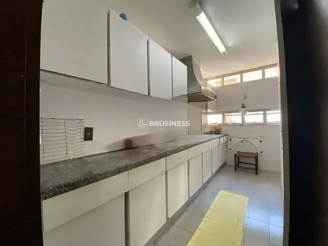 Sobrado com 500m² 5 quartos e 1 banheiro, à venda, no bairro Santa Maria em São Caetano do Sul