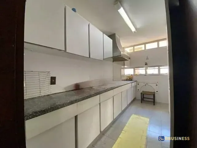 Sobrado com 500m² 5 quartos e 1 banheiro, à venda, no bairro Santa Maria em São Caetano do Sul