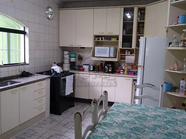 Sobrado com 280m² 3 quartos e 2 banheiros, à venda, no bairro Jardim Santa Lídia em Mauá